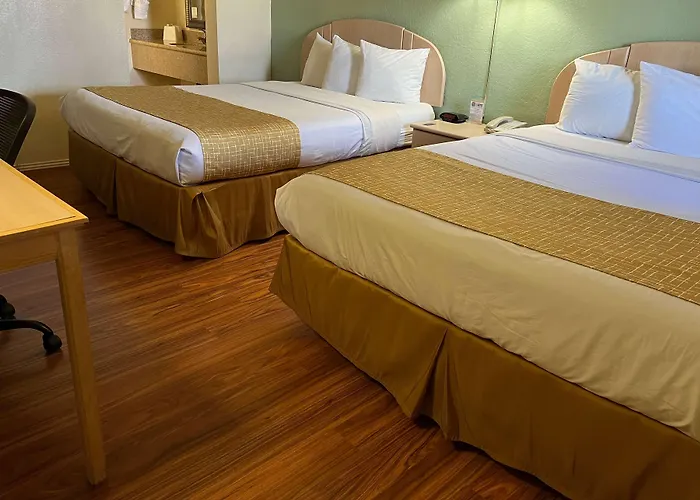 Travelodge By Wyndham Hotel 2*
