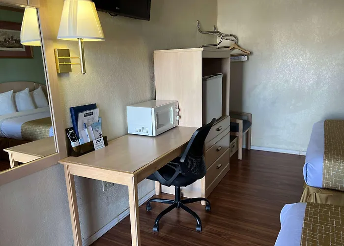 Travelodge By Wyndham 2*