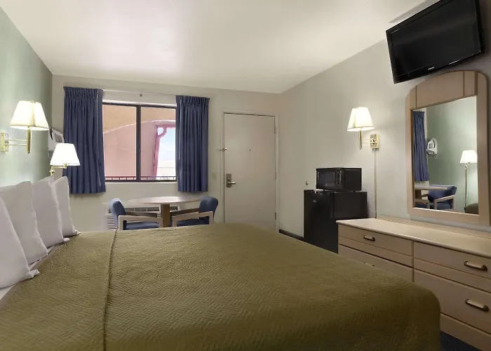 Travelodge By Wyndham Hotel 2*