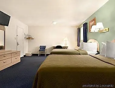 Travelodge By Wyndham Hotel 2*